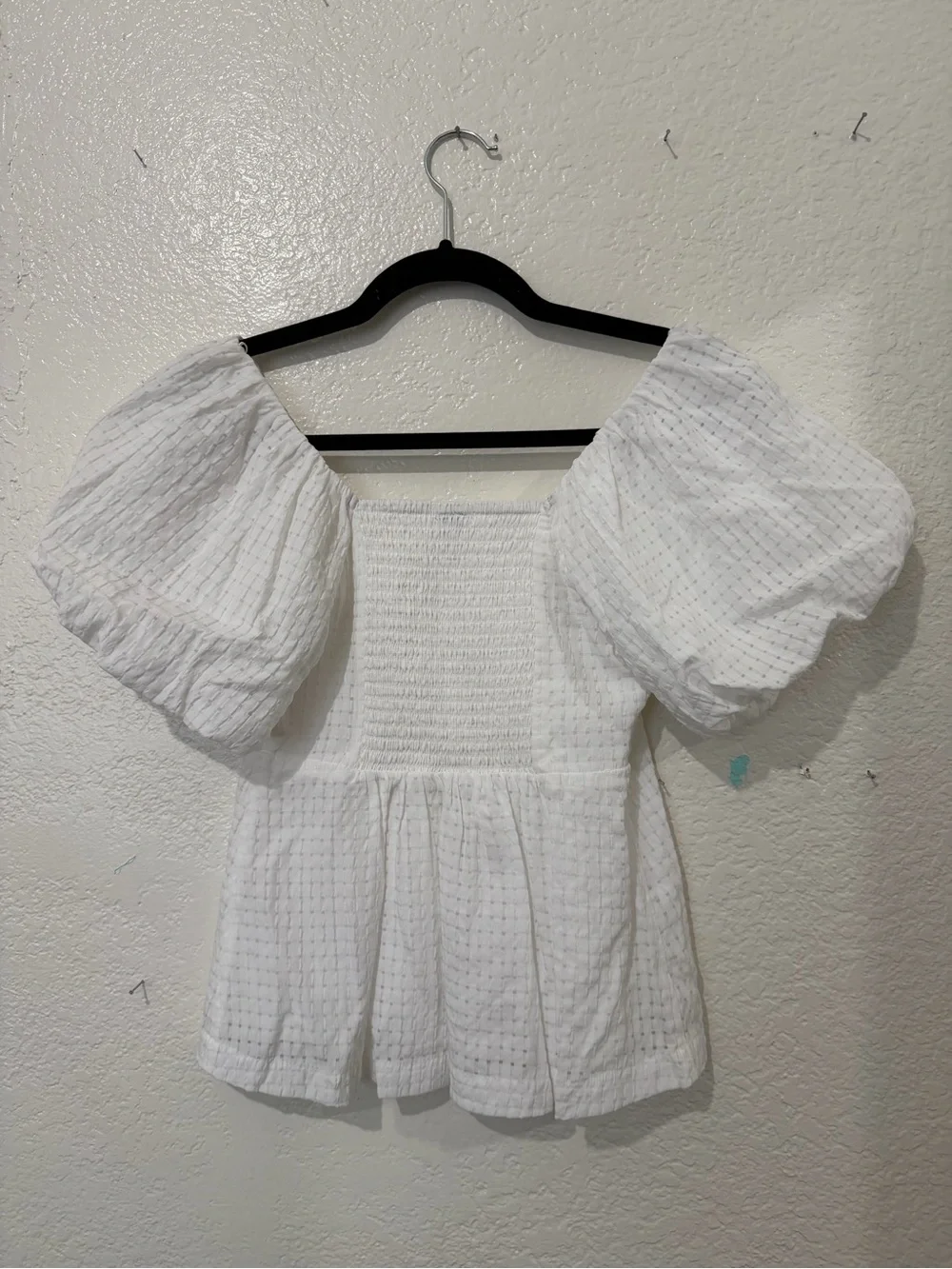 Old Navy White Puff Sleeve Peasant Blouse